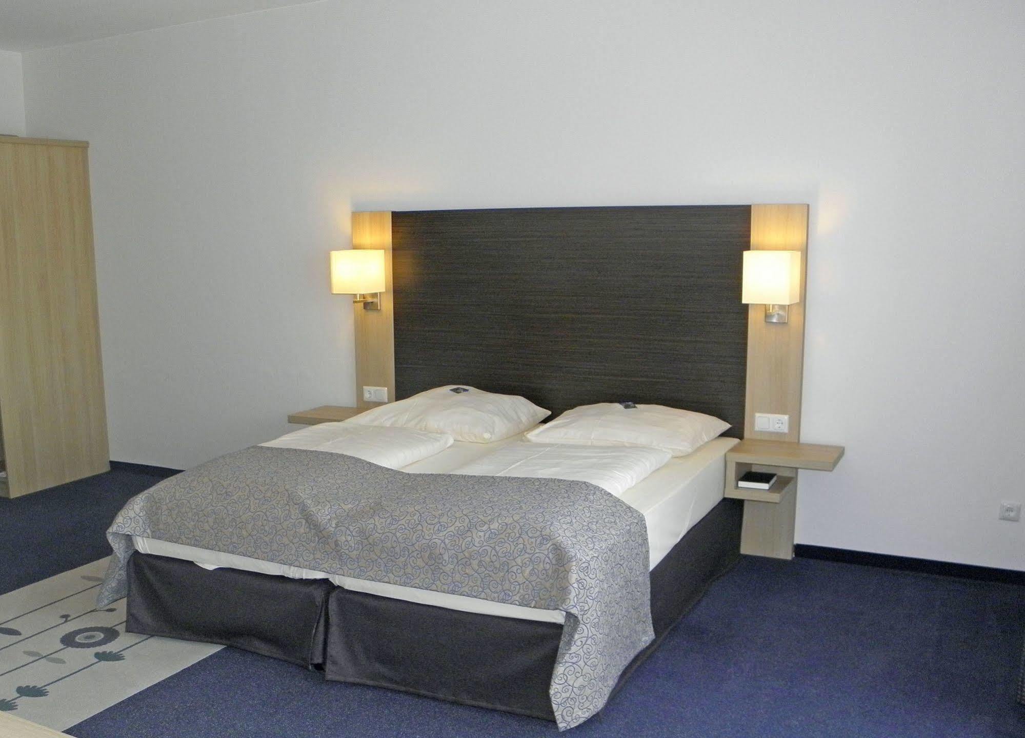 Hotel Rhön Residence Dipperz Exteriör bild